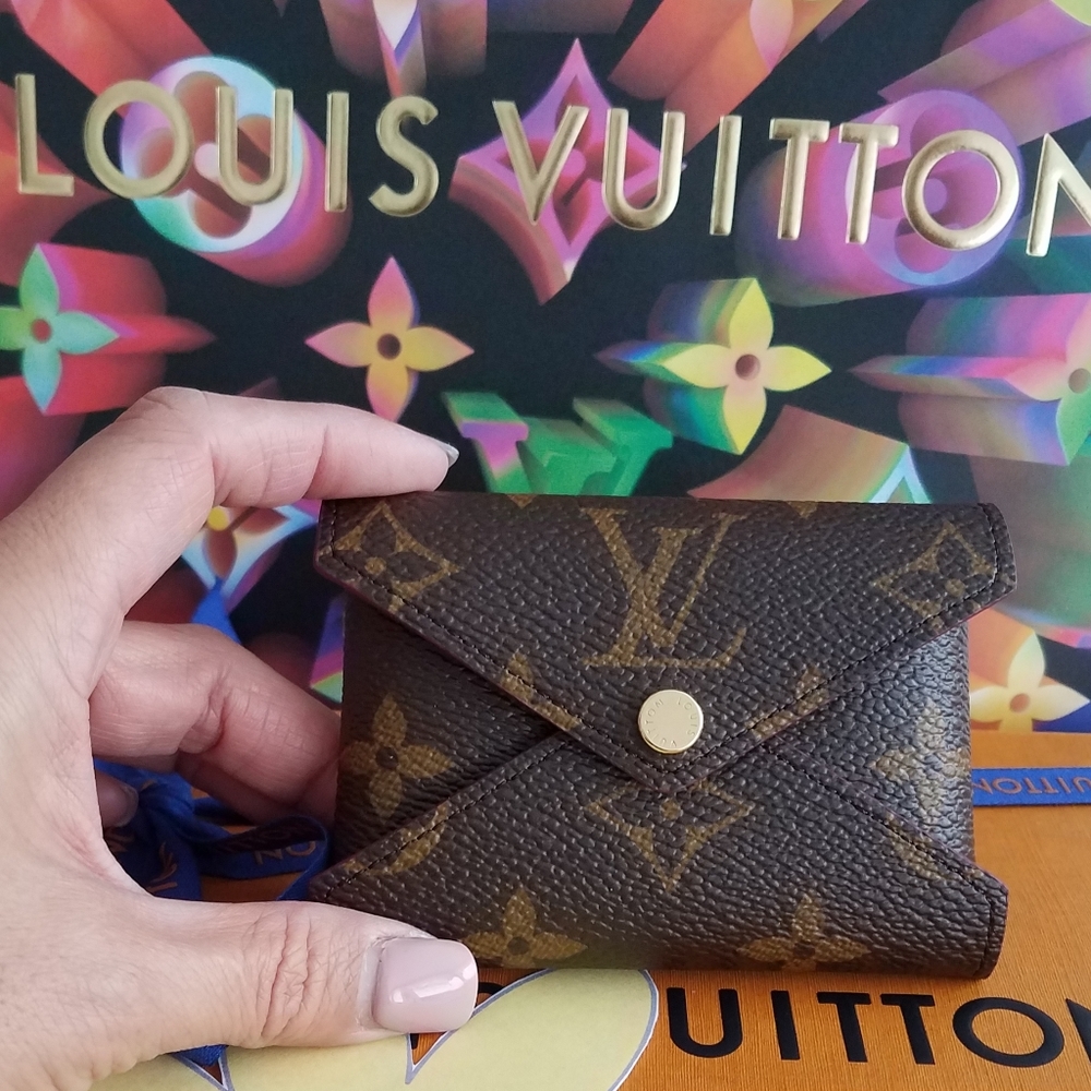 NEW! 💕 Louis  Vuitton  Small Kirigami 💕